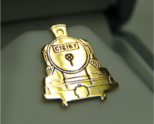 ①ＳＬ(C12167)ピンバッジ②ＳＬ(C12167)ペンダント